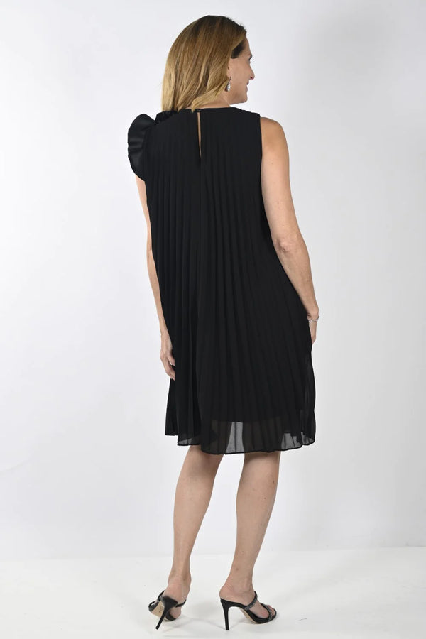 Frank Lyman Pleated Dress / Black