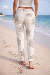 Eternelle Stretch Pant / White Flower power