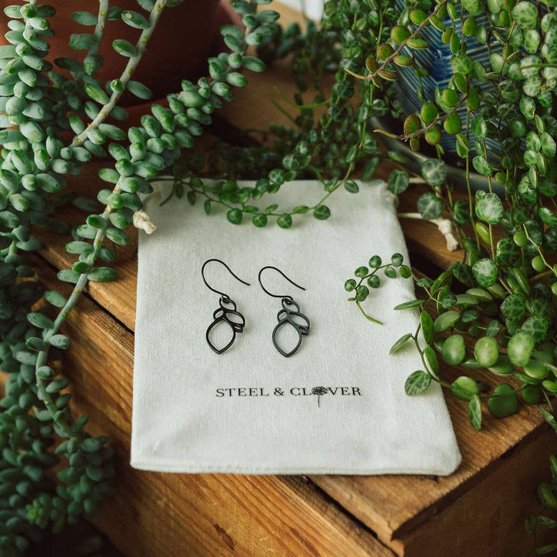 Falling Poplar Earrings: Black