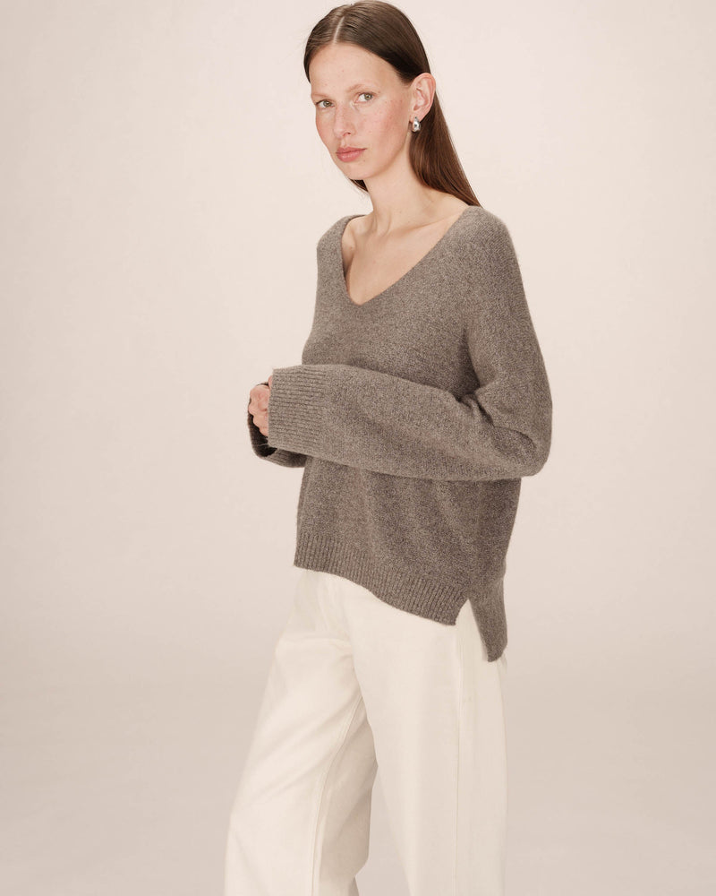 Grace & Mila Salvador Sweater / Taupe
