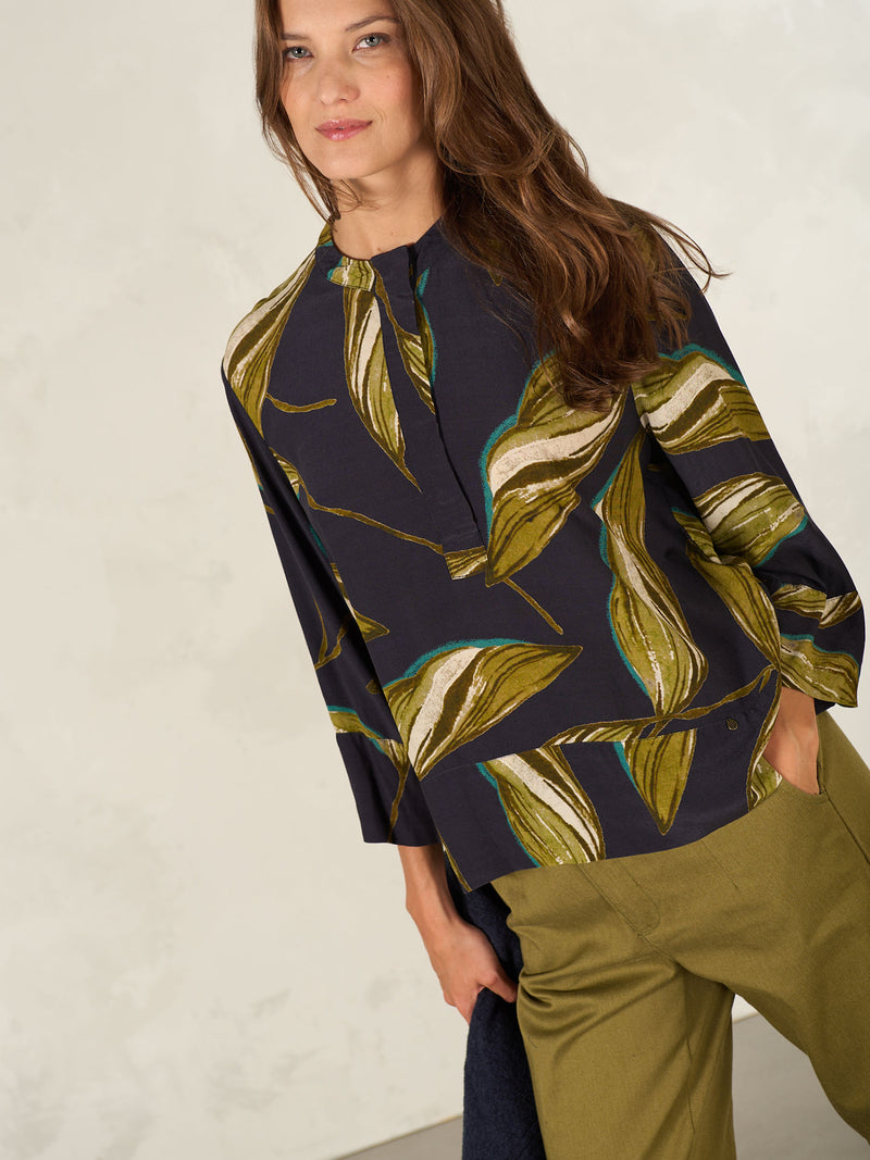 Nile Print Blouse / Midnight Olive