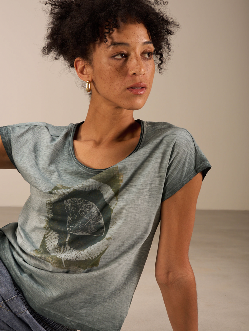 Nile Art Tee / Steel Green