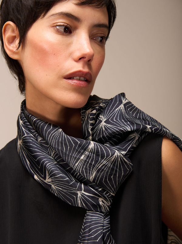 Nile Silk Print Scarf / Midnight