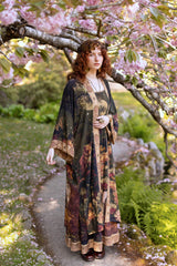 Market of Stars Opera Duster / The Messenger