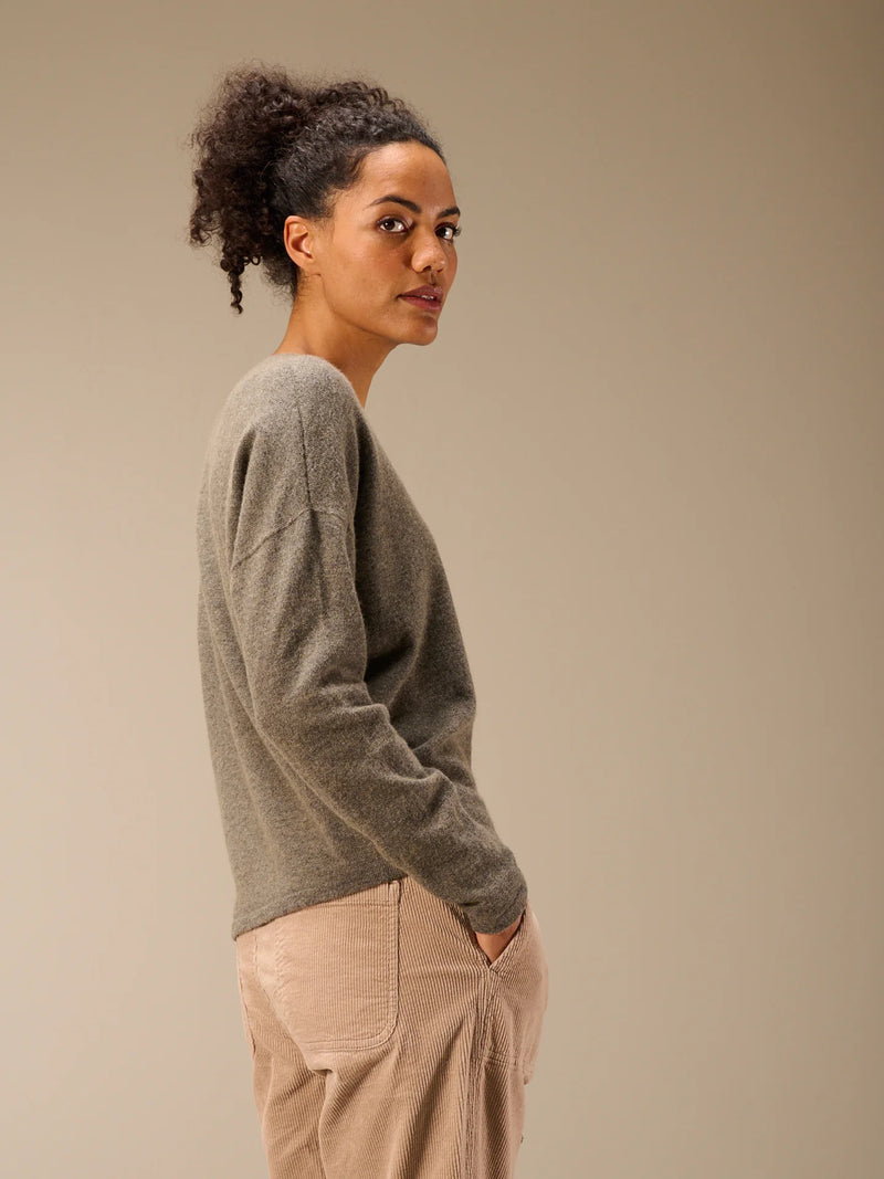 Nile Sweater / Stone